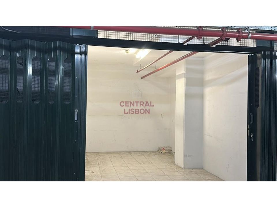 Garage i Moscavide-Parque das Nacoes, Lisbon - foto 4