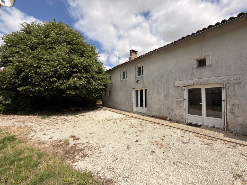Landsbyhus i Salles-de-Villefagnan, Charente - foto 1