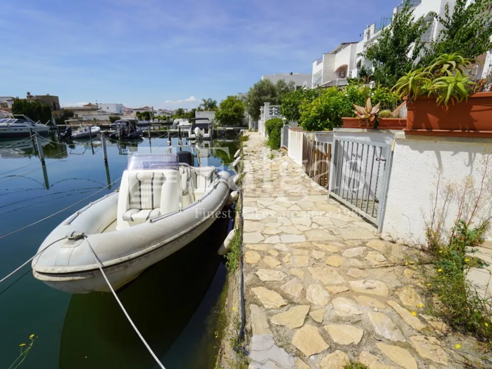 Villa i Empuriabrava, Gerona - foto 1