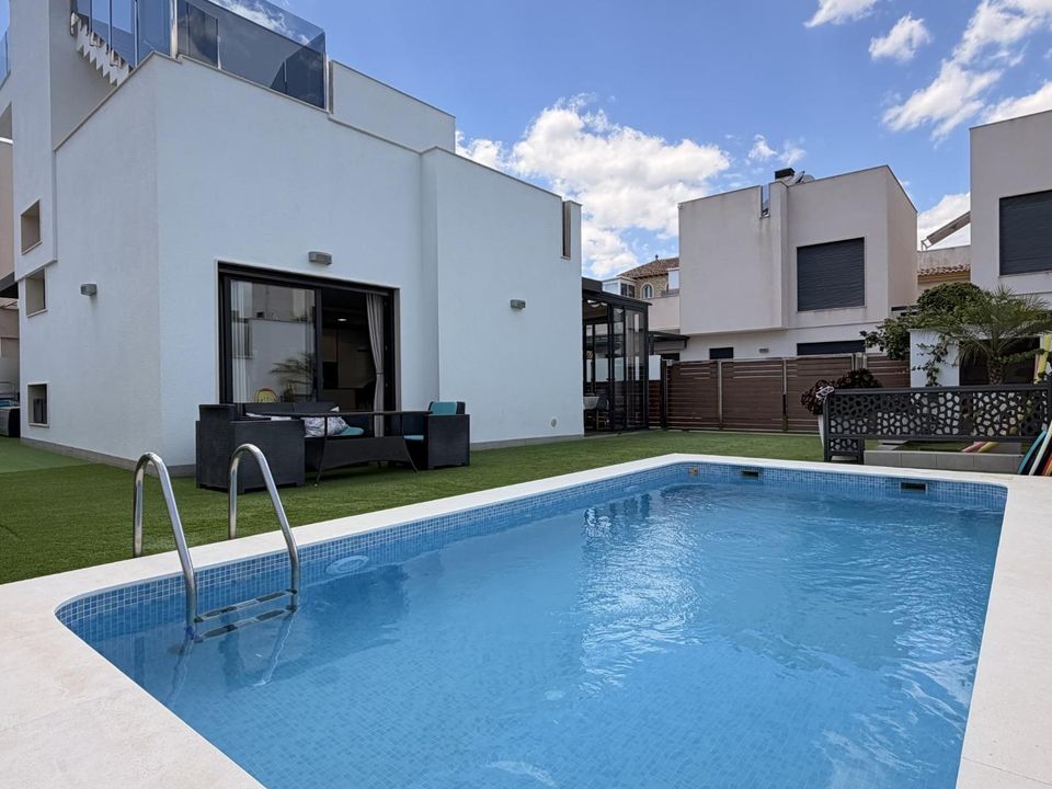 Villa i Torrevieja, Alicante - foto 1