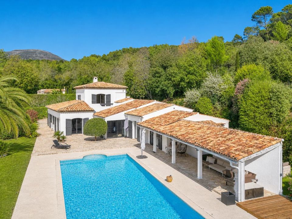 Villa i La Colle-sur-Loup, Alpes-Maritimes - foto 1