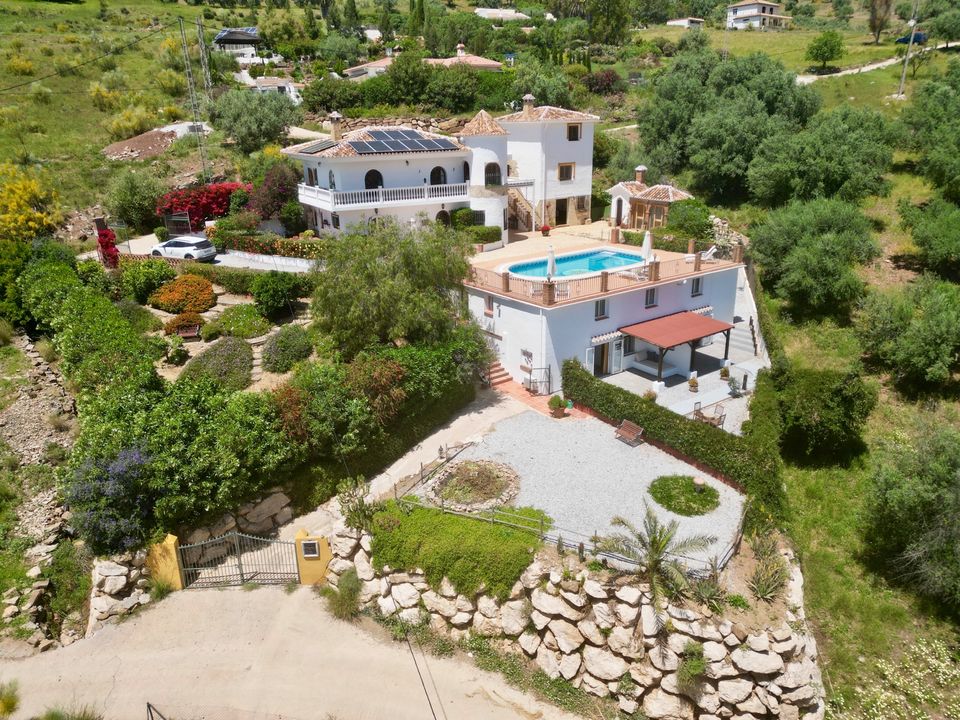 Villa i Alcaucin, Malaga - foto 1