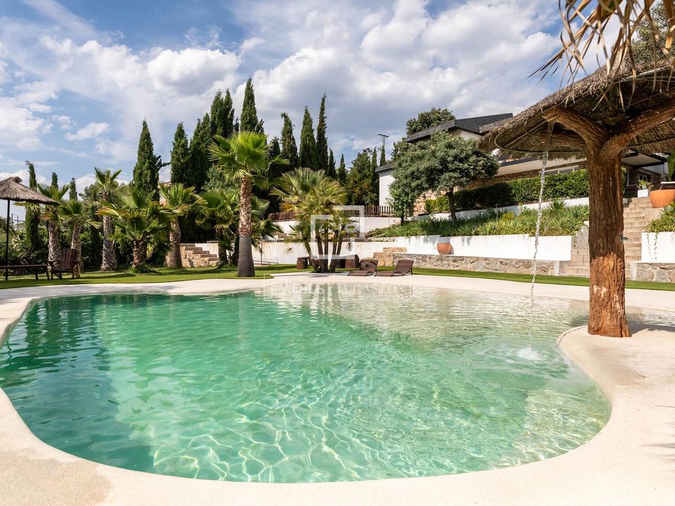 Villa in Torrelodones, Madrid - foto 1