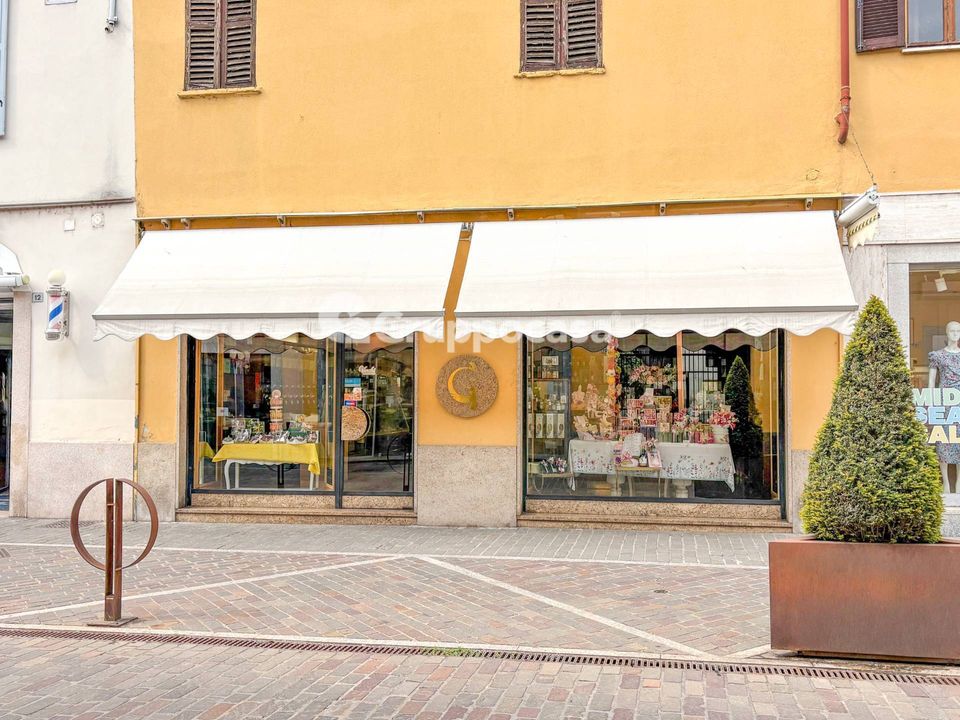 Erhvervsejendom i Magenta, Milan - foto 2