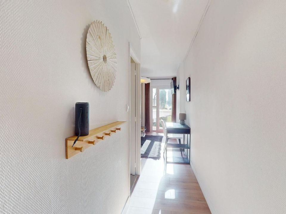 Apartment in Bordeaux, Gironde - photo 2