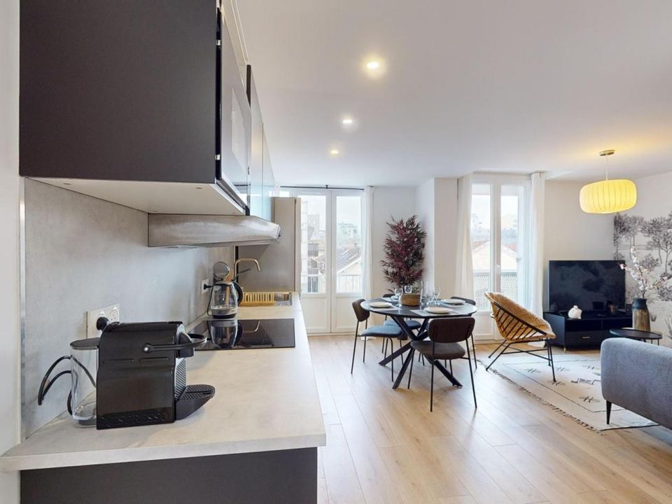 Apartment in Bordeaux, Gironde - photo 1