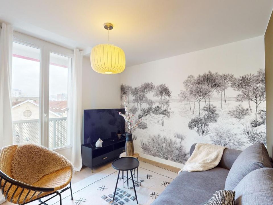 Apartment in Bordeaux, Gironde - photo 2
