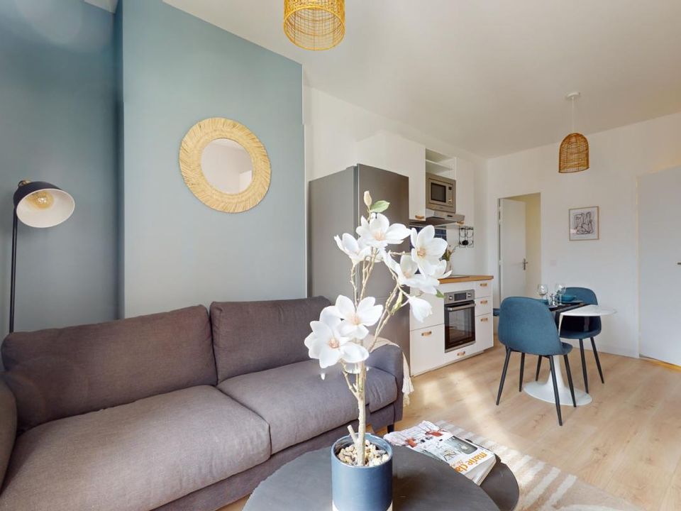 Apartment in Bordeaux, Gironde - photo 1