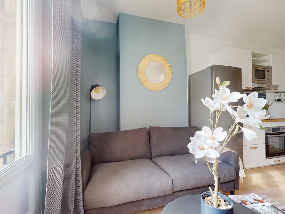 Apartment in Bordeaux, Gironde - photo 2