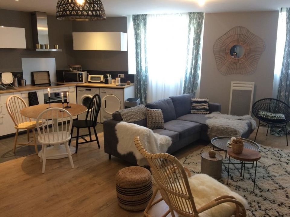Apartment in Bordeaux, Gironde - photo 1