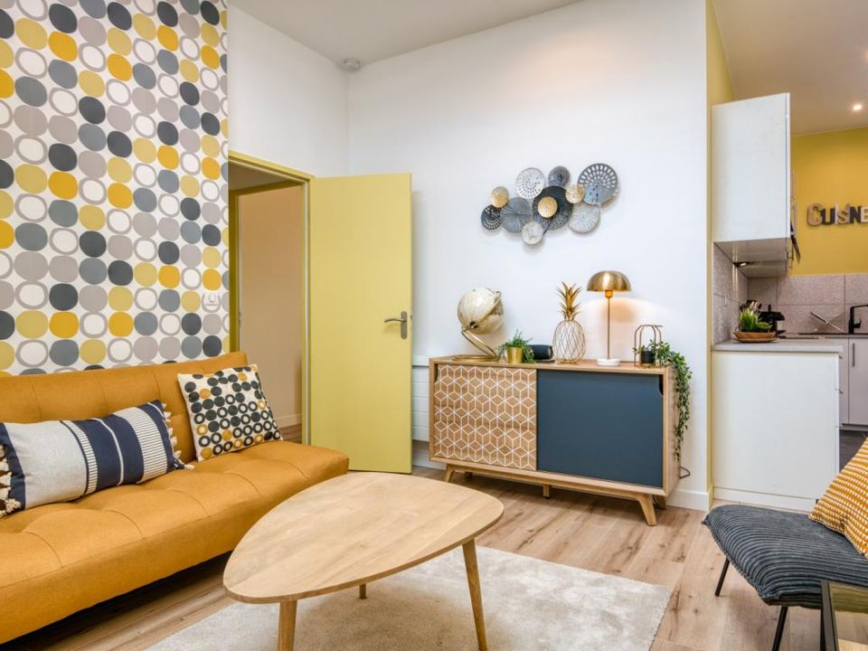 Apartment in Bordeaux, Gironde - photo 2
