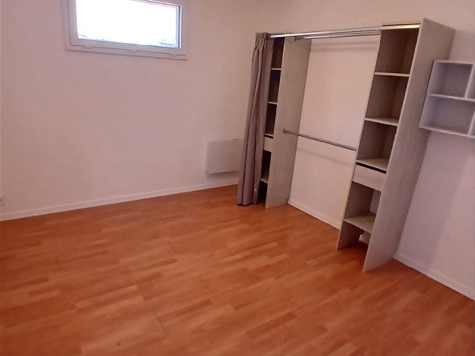 Duplex in Rive-de-Gier, Loire - photo 5