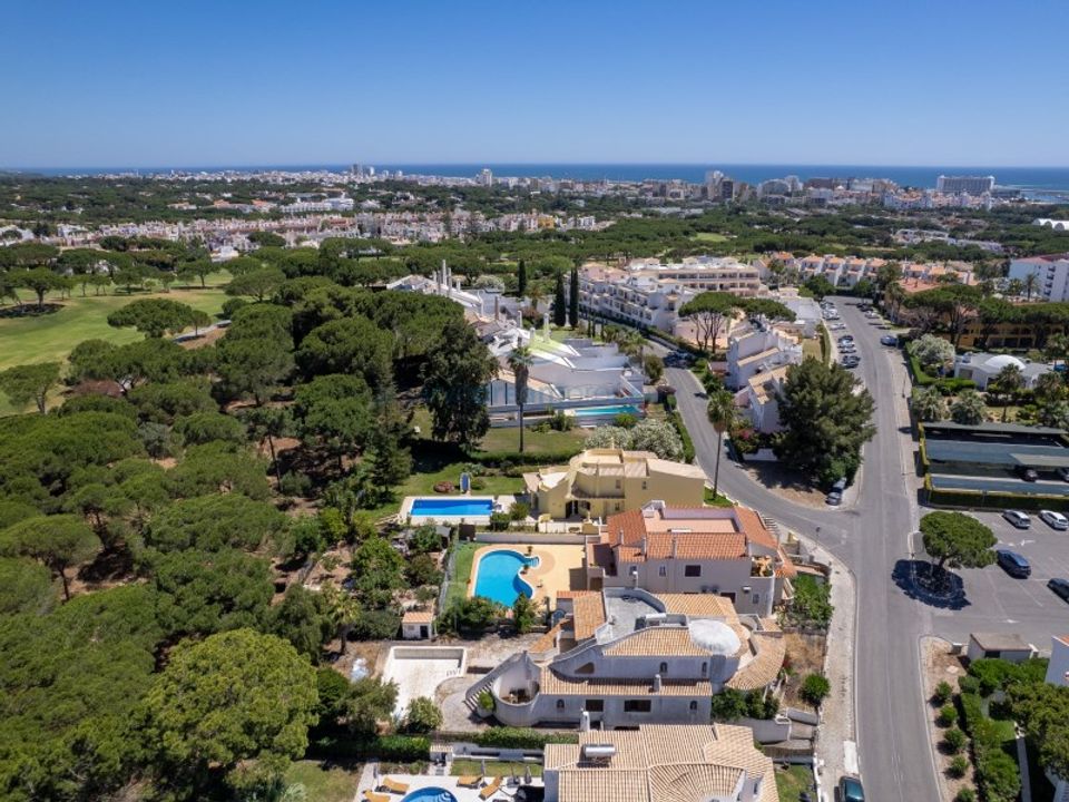 Villa i Quarteira, Faro - foto 1