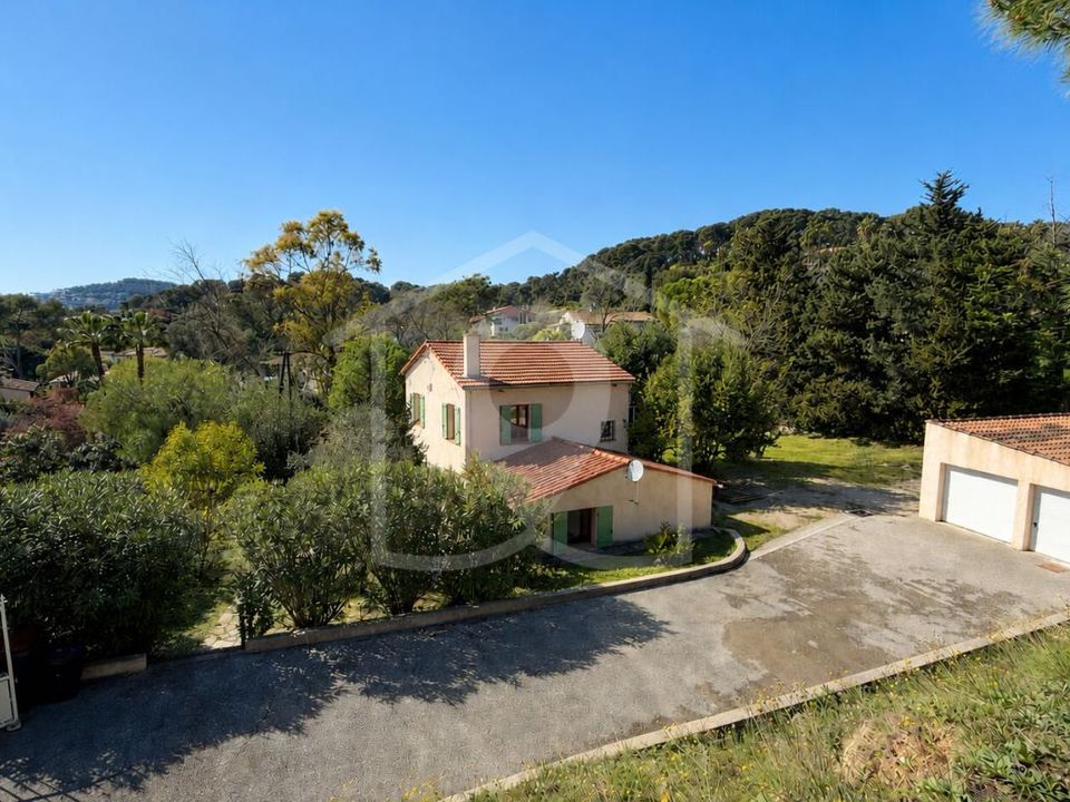 Villa i Antibes, Alpes-Maritimes - foto 1