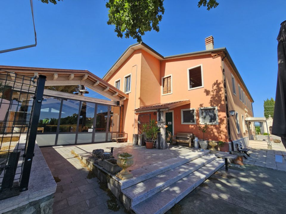 Erhvervsejendom i Sarego, Vicenza - foto 1