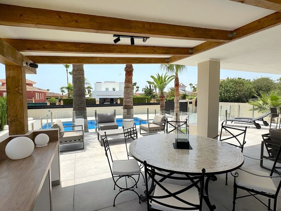 Villa i Alfaz del Pi, Alicante - foto 2