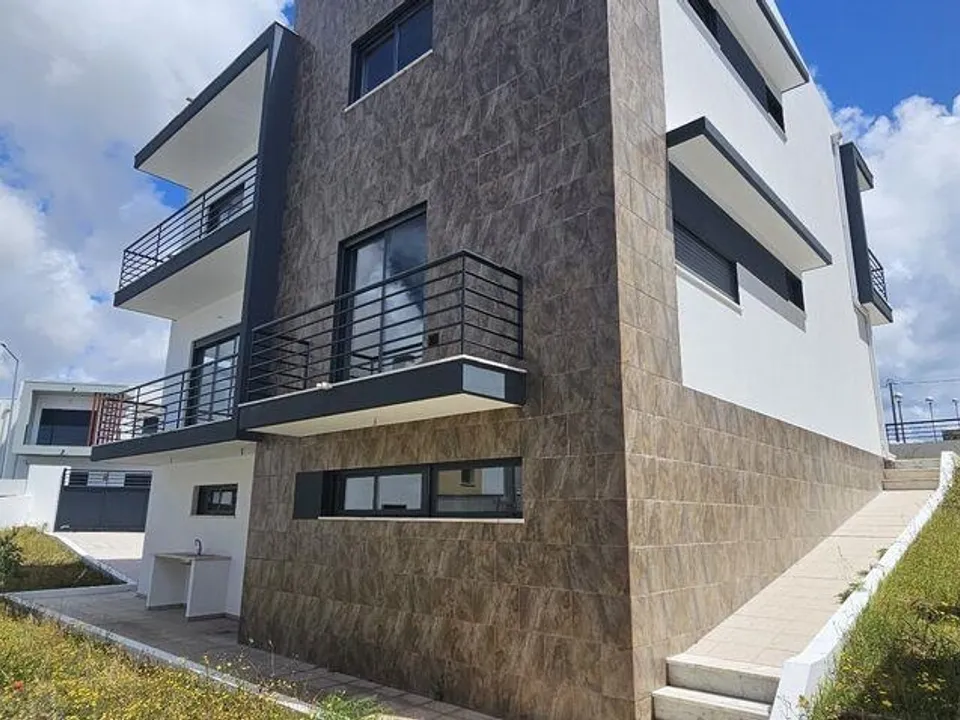 Byhus i Almada, Setubal - foto 2