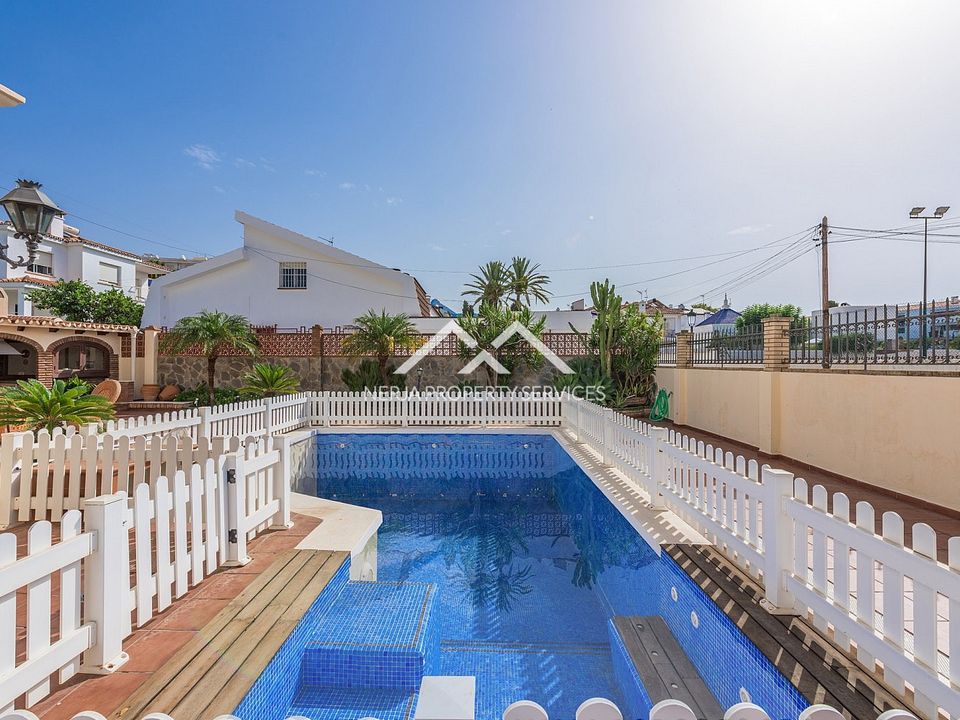 Villa i Nerja, Malaga - foto 4