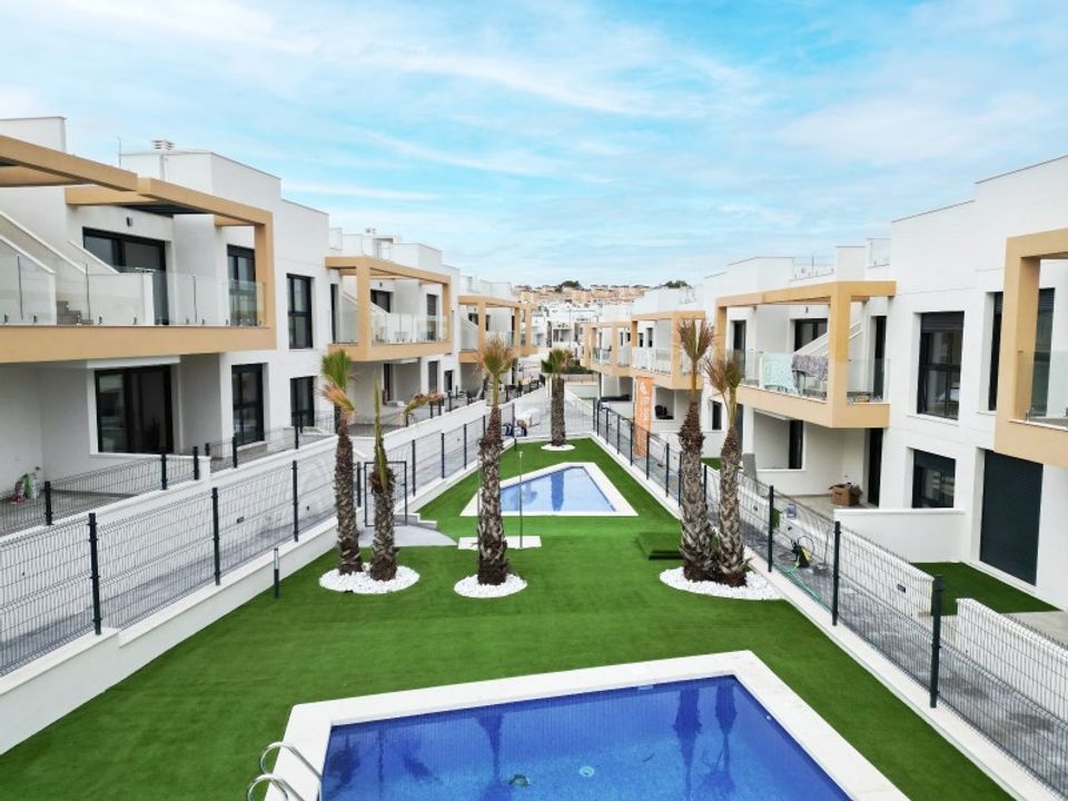 Lejlighed i Los Balcones, Alicante - foto 1