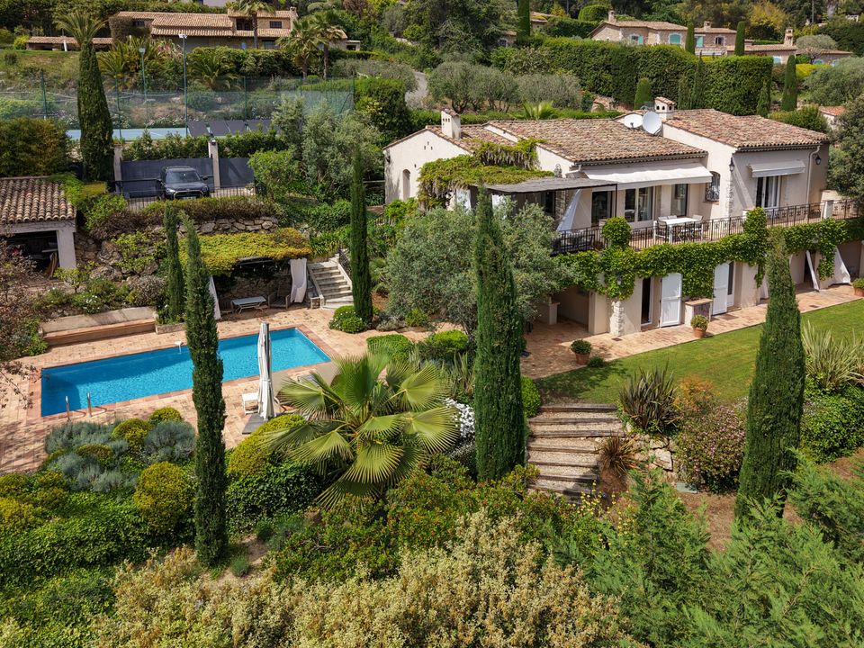 Villa i La Colle-sur-Loup, Alpes-Maritimes - foto 1