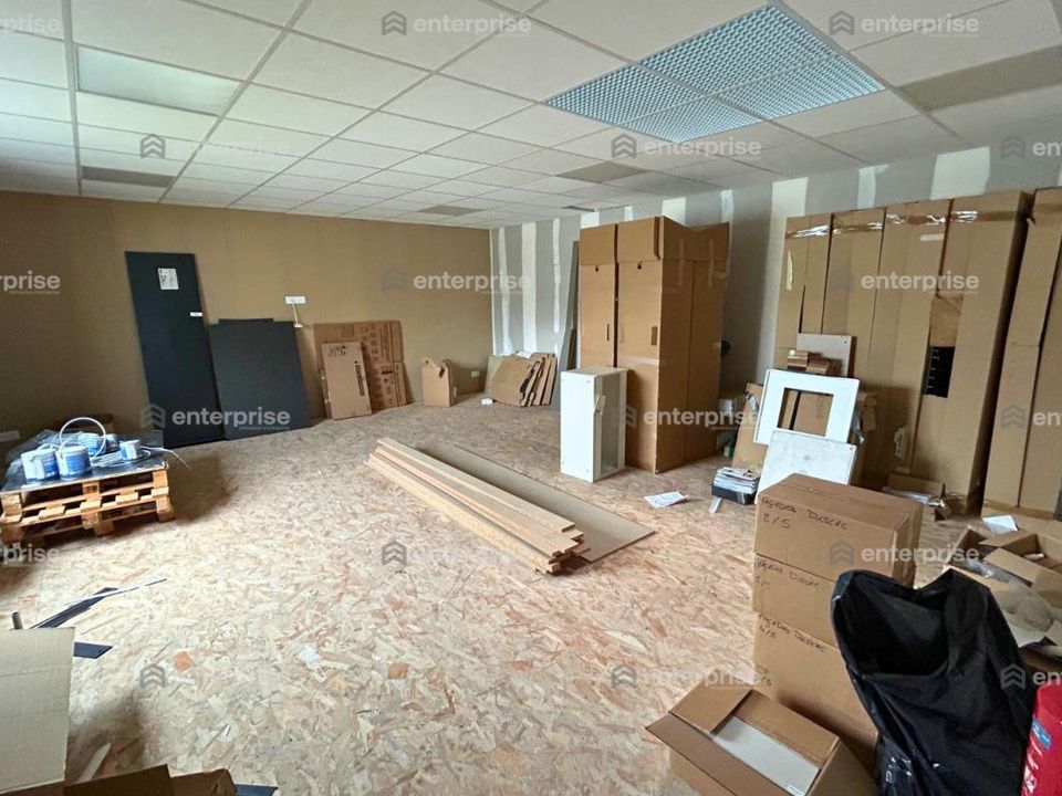 Erhvervsejendom i Saint-Maximin, Oise - foto 4