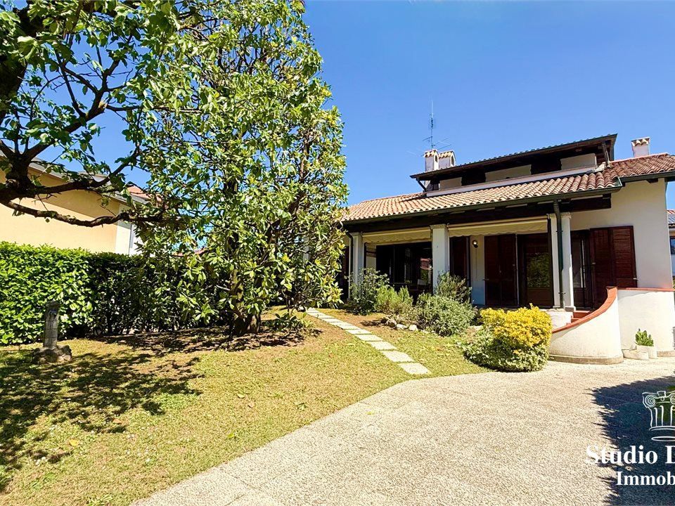 Villa i Carate Brianza, Monza and Brianza - bilde 1