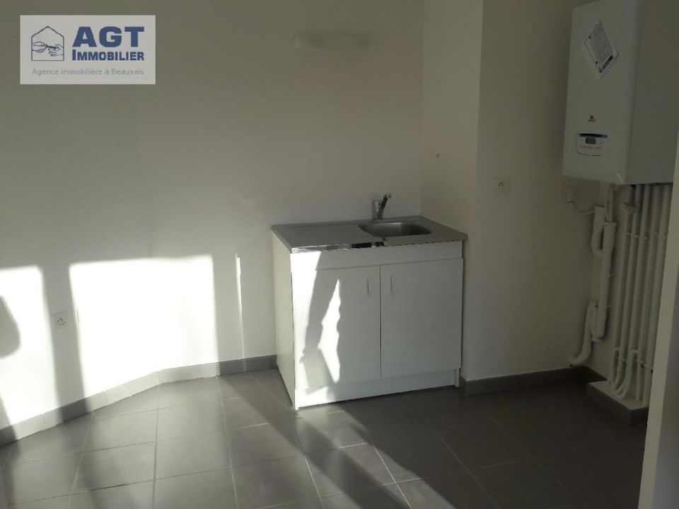 Apartment in Beauvais, Oise - photo 3