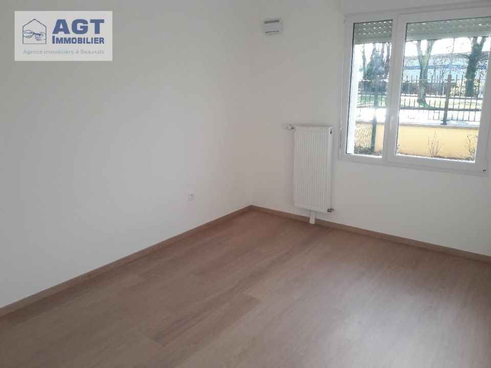 Apartment in Beauvais, Oise - photo 5