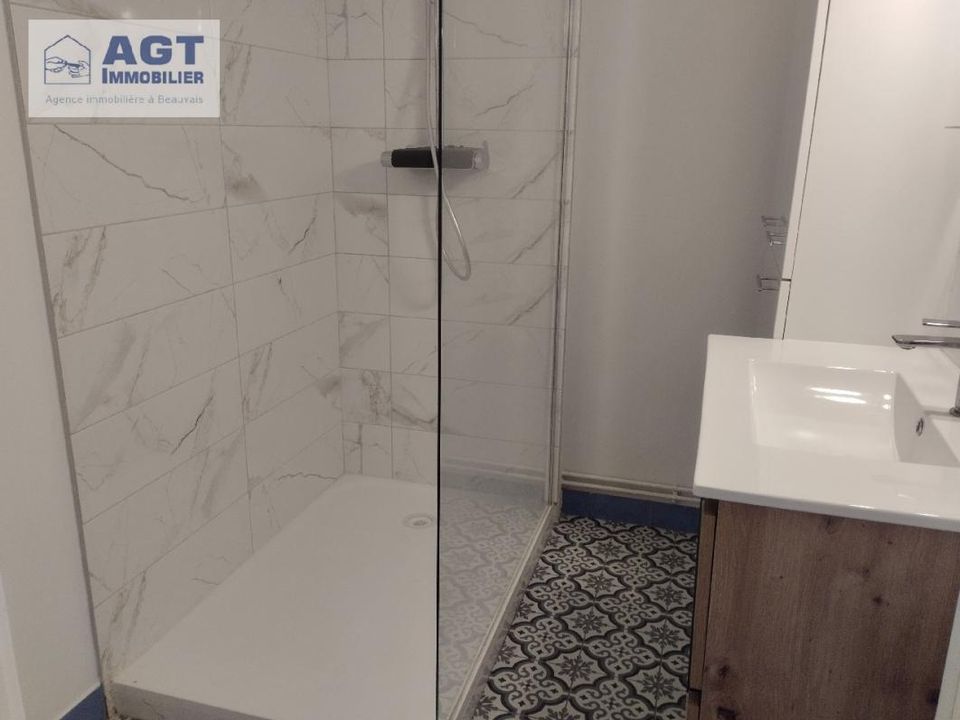 Apartment in Beauvais, Oise - photo 3