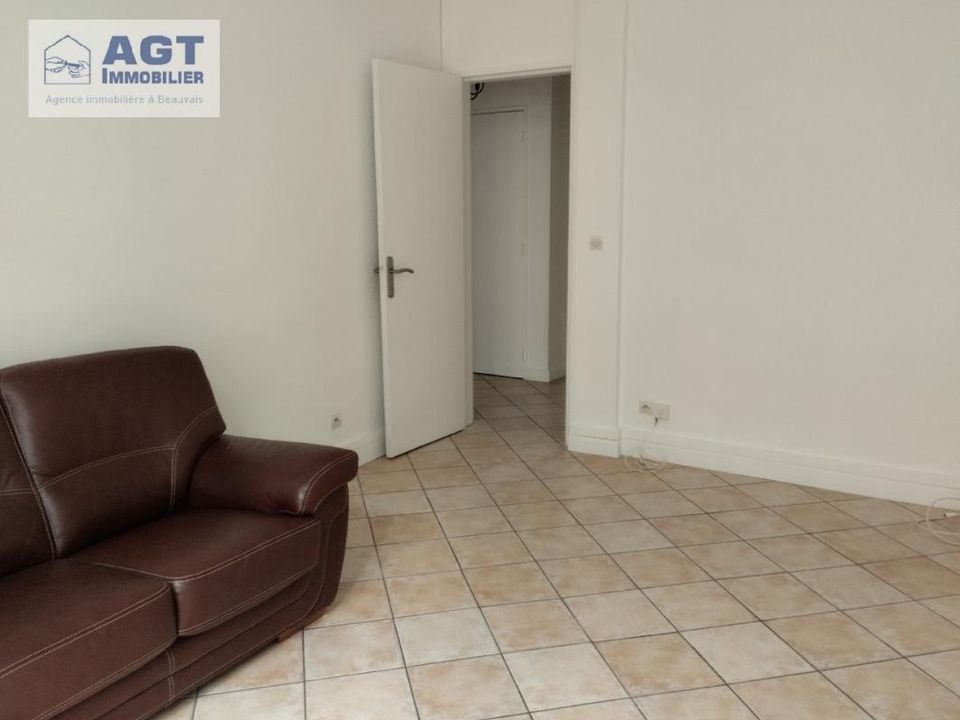 Apartment in Beauvais, Oise - photo 4