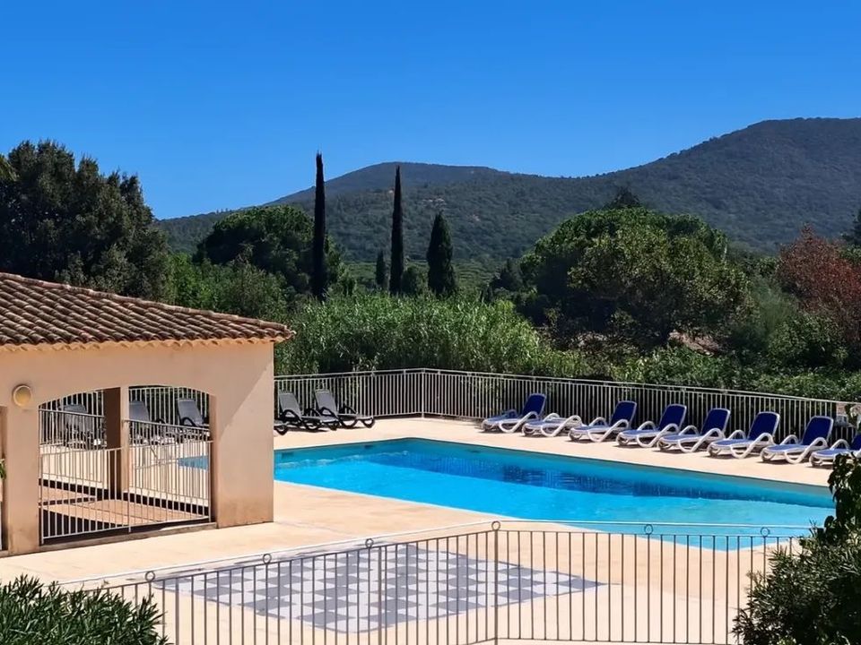 Lejlighed i Le Plan-de-la-Tour, Var - foto 1