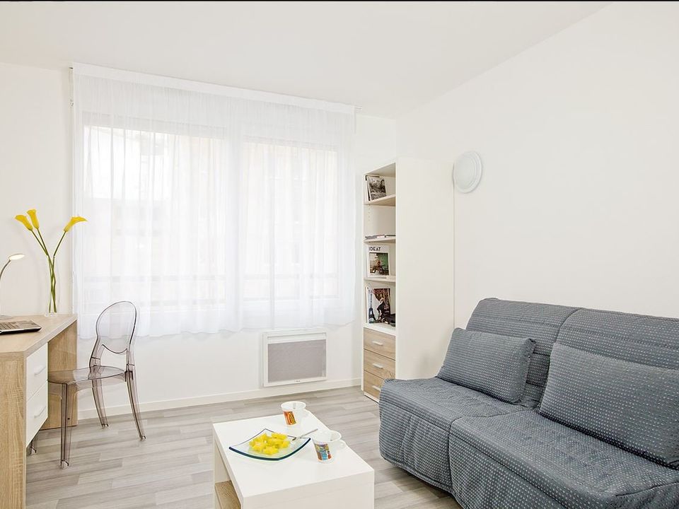 Erhvervsejendom i Clermont-Ferrand, Puy-de-Dome - foto 2