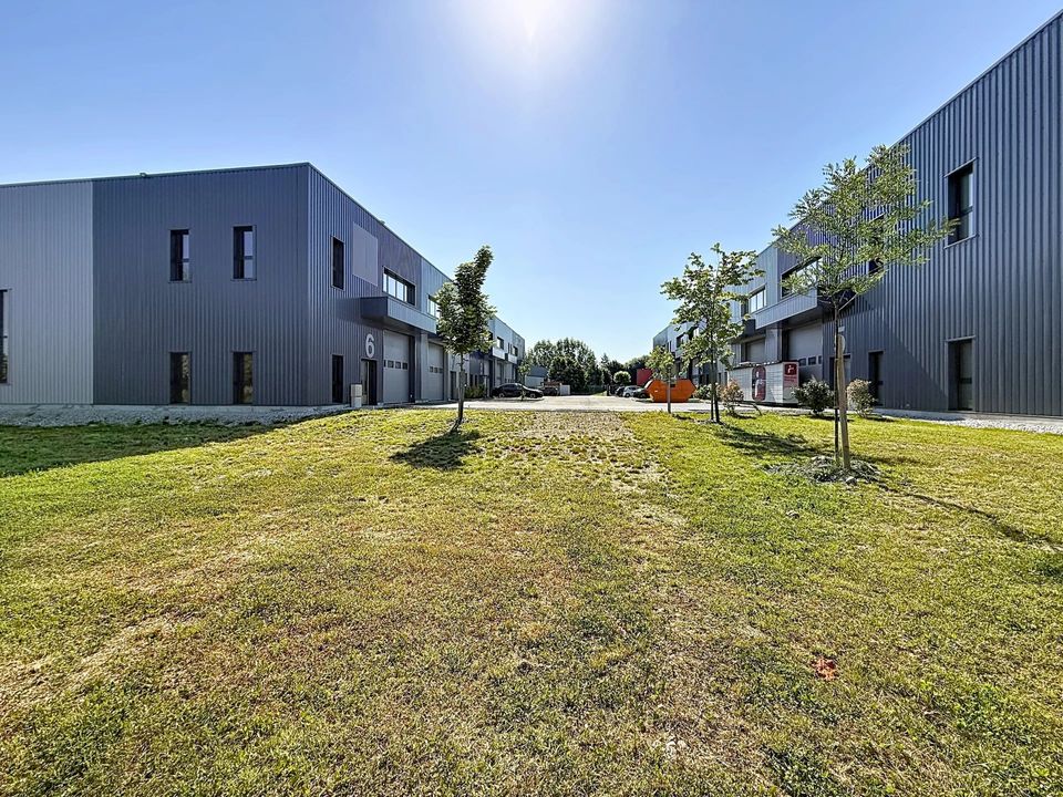 Erhvervsejendom i Bourgoin-Jallieu, Isere - foto 2