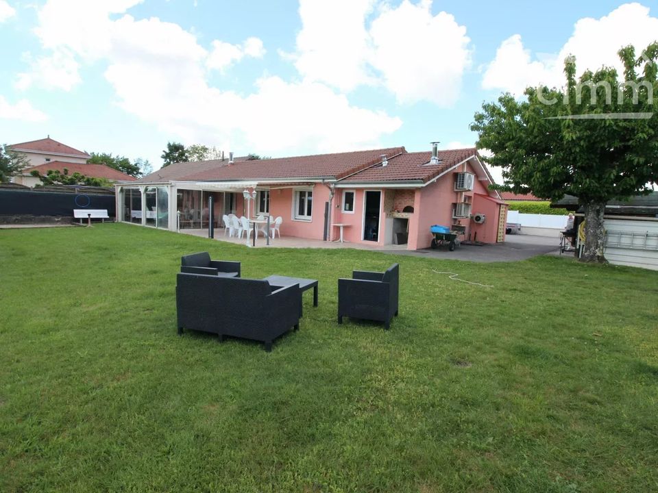 Villa em Apprieu, Isere - foto 1