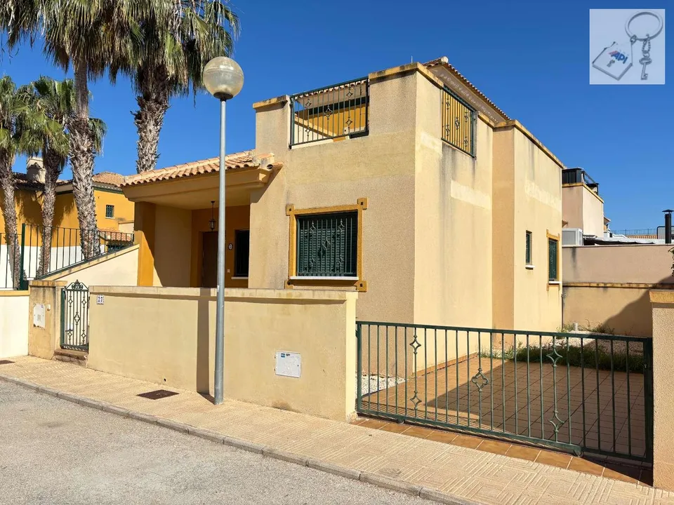 Villa i Almoradi, Alicante - bilde 1
