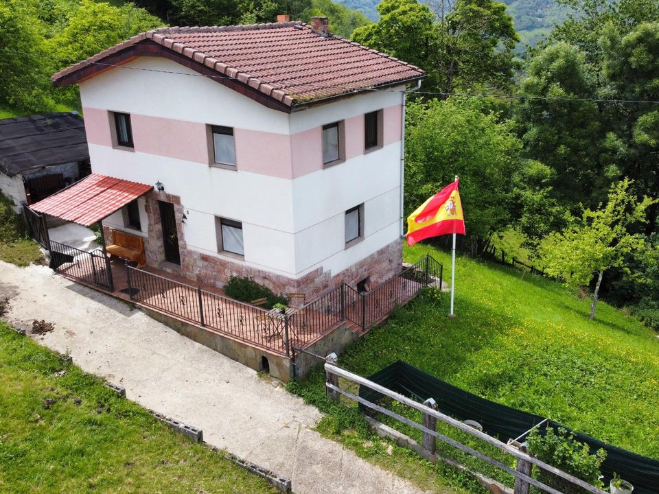 Villa a Pola De Laviana, Asturias - foto 1