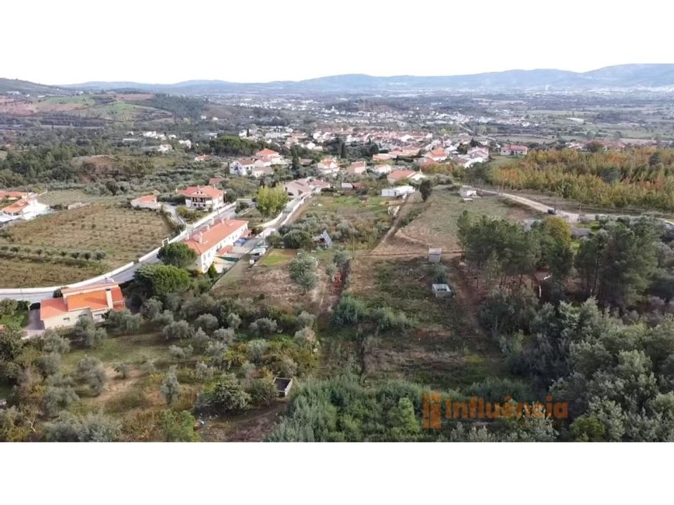 Helårsgrund i Dominguizo, Castelo Branco - foto 1