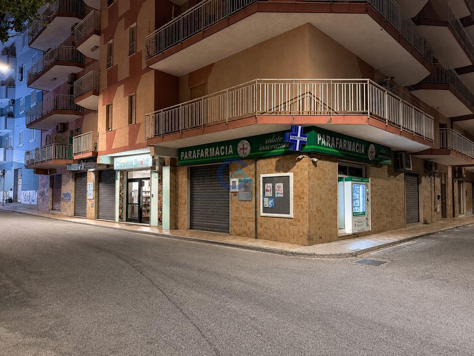 Erhvervsejendom i Catanzaro, Catanzaro - foto 1