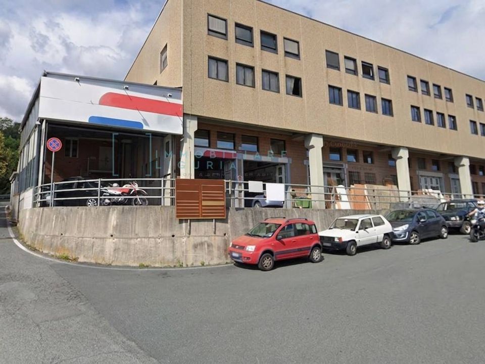 Erhvervsejendom i Arenzano, Genoa - foto 1