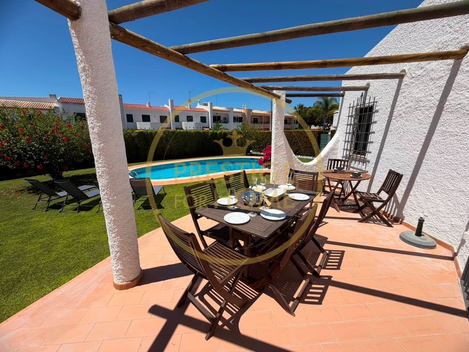 Villa i Quarteira, Faro - foto 1