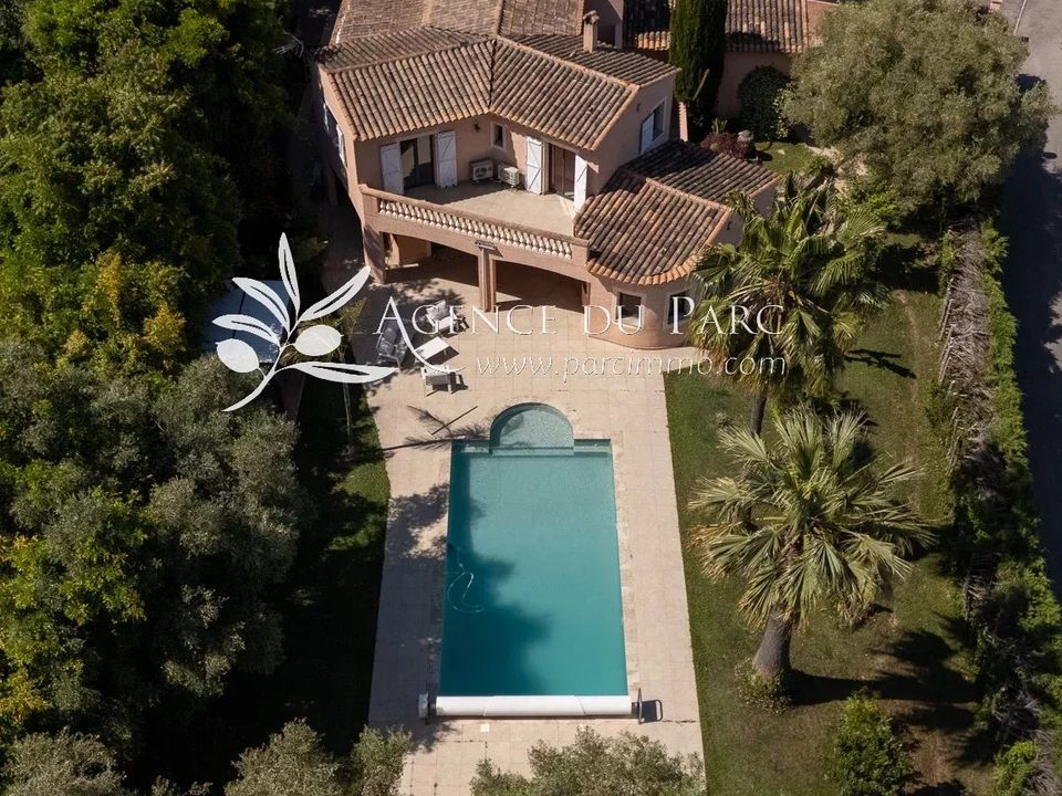 Villa i Antibes, Alpes-Maritimes - foto 1