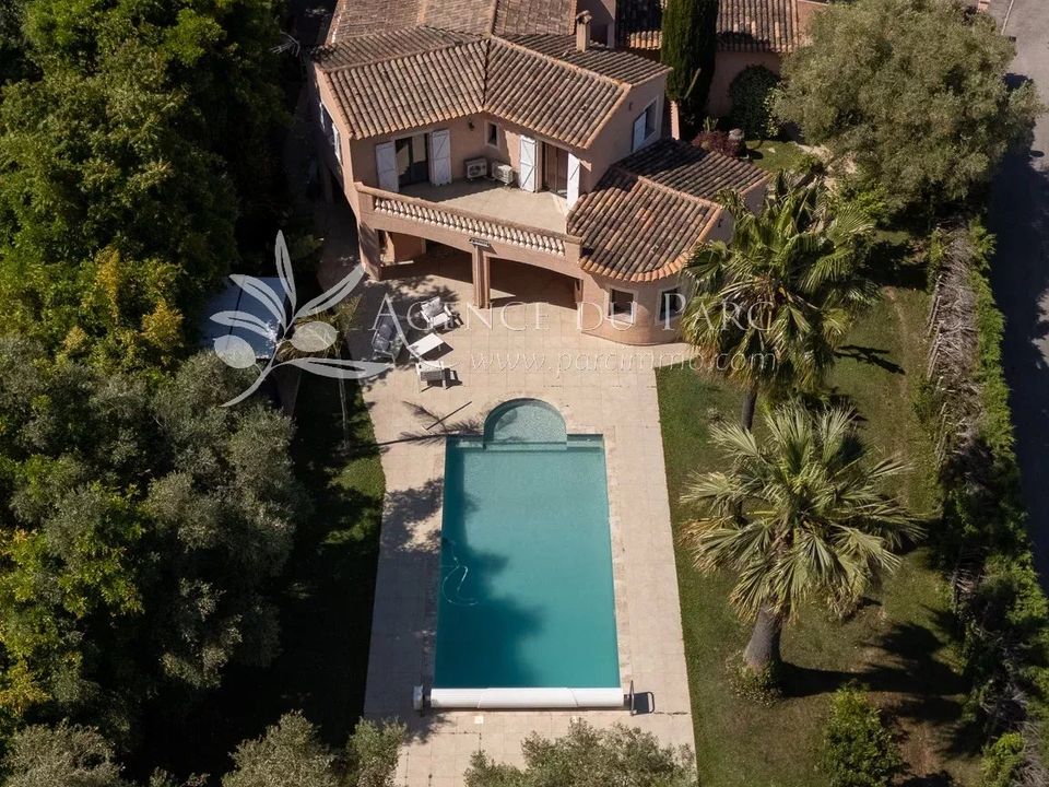 Villa i Antibes, Alpes-Maritimes - foto 1