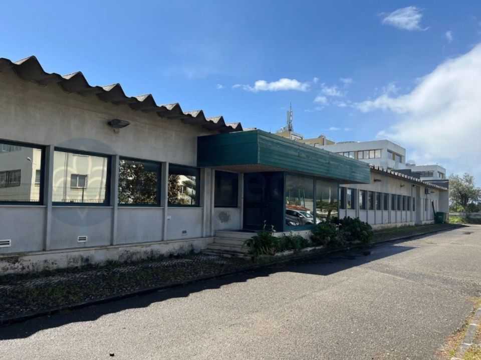 Erhvervsejendom i Carnaxide, Lisbon - foto 1