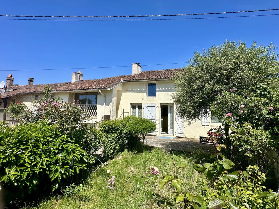 Villa i Nanteuil-en-Vallee, Charente - foto 1