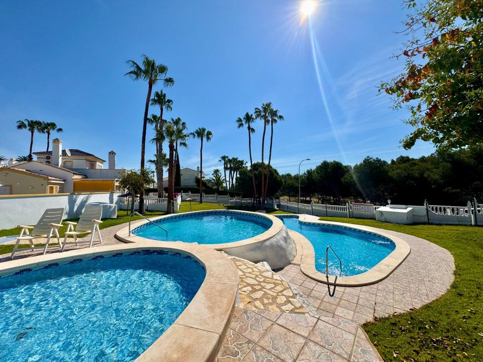 Bungalow i Orihuela Costa, Alicante - foto 1