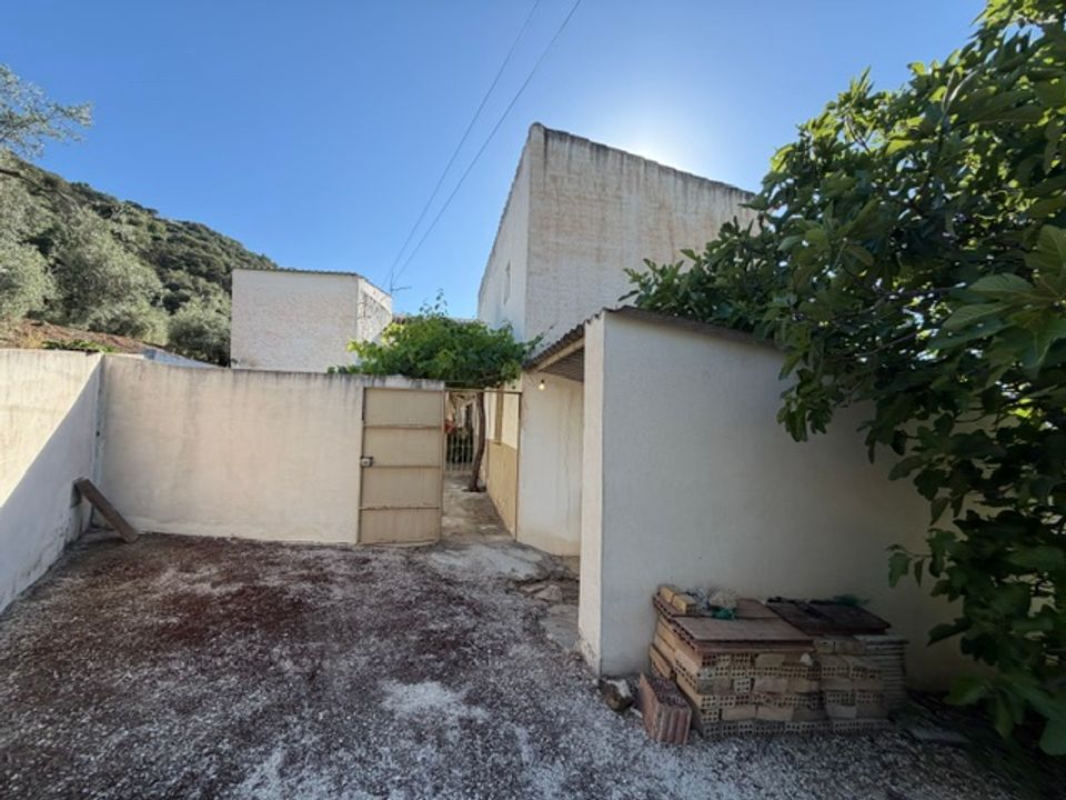 Landejendom i Iznajar, Cordoba - foto 1