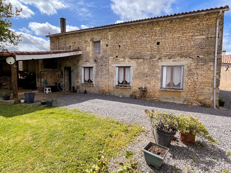 Landejendom i Chef-Boutonne, Deux-Sevres - foto 1