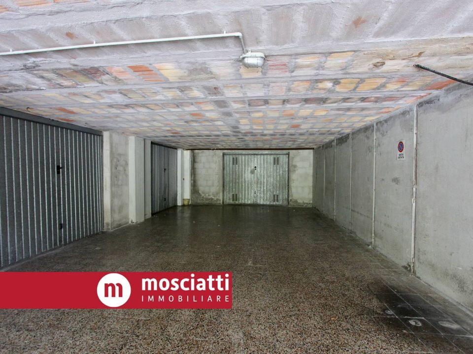 Parkeringsplads i Esanatoglia, Macerata - foto 2
