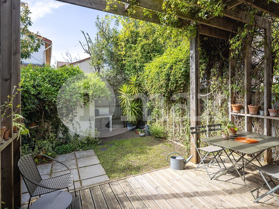 Byhus i Courbevoie, Hauts-de-Seine - foto 1