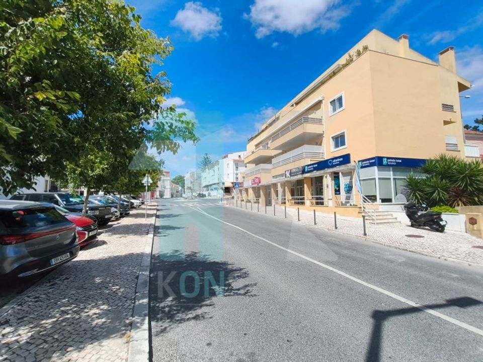 Erhvervsejendom i Carcavelos, Lisbon - foto 1